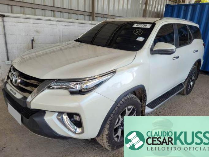 TOYOTA HILUX SW4 19/20